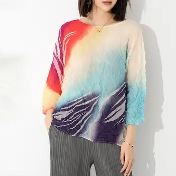 Miyake issey Miyake Üst kadın Sonbahar Yeni 2023 Tasarım Anlayışı Azınlık Moda Degrade Renk Baskılı Pilili Gevşek Büyük Boy T-shirt Kadın