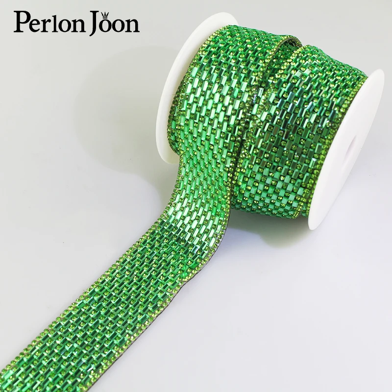 1 yard boyutu 4.5 cm yeşil sıcak düzeltme suni elmas cam şerit kristal rhinestone trim bant dekoratif ayakkabı giyim Aksesuarları TR014 Görüntü 1