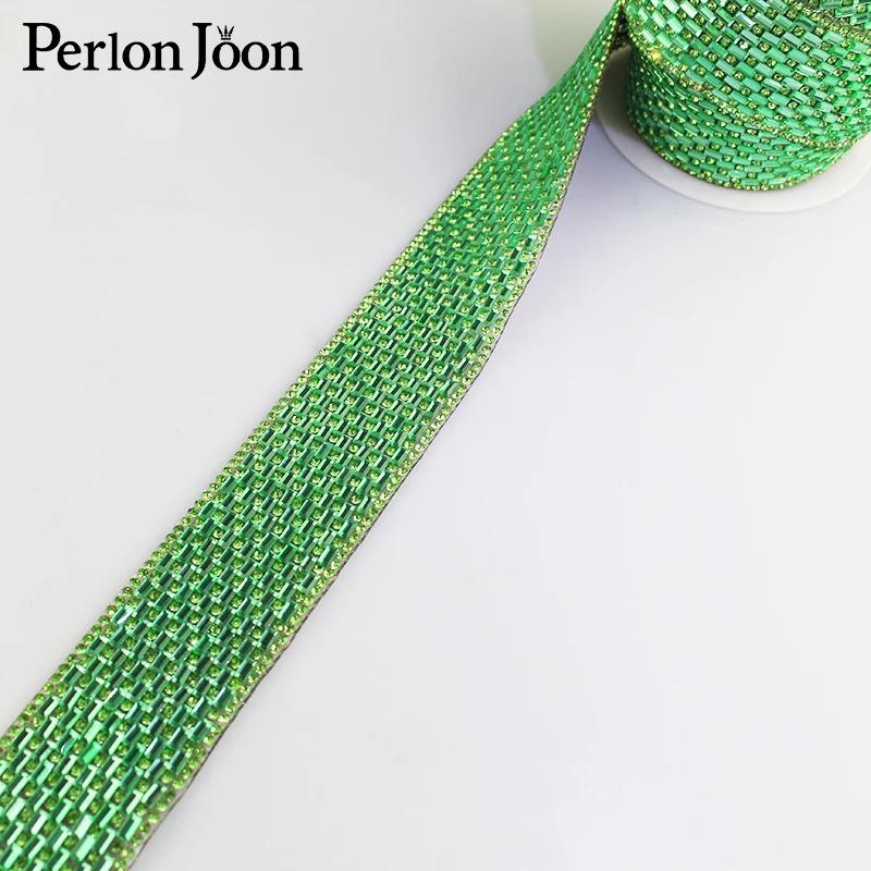 1 yard boyutu 4.5 cm yeşil sıcak düzeltme suni elmas cam şerit kristal rhinestone trim bant dekoratif ayakkabı giyim Aksesuarları TR014 Görüntü 2