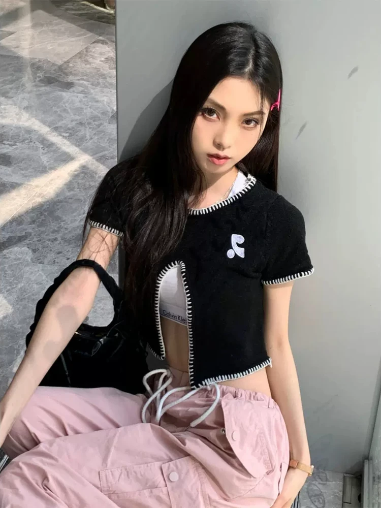 ADAgirl Düzensiz Kırpma Üstleri Kadın Kore Moda Bölünmüş Kısa Kollu Triko T-Shirt Y2k Kpop Tasarım Estetik Elbise Alt Ins Görüntü 3